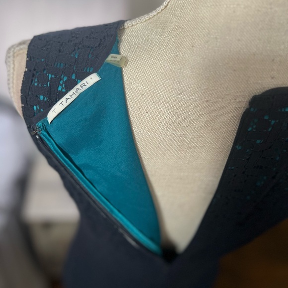 Tahari Sleeveless Navy Lace Overlay Teal Silk Sheath Dress Size 4 - Picture 10 of 11